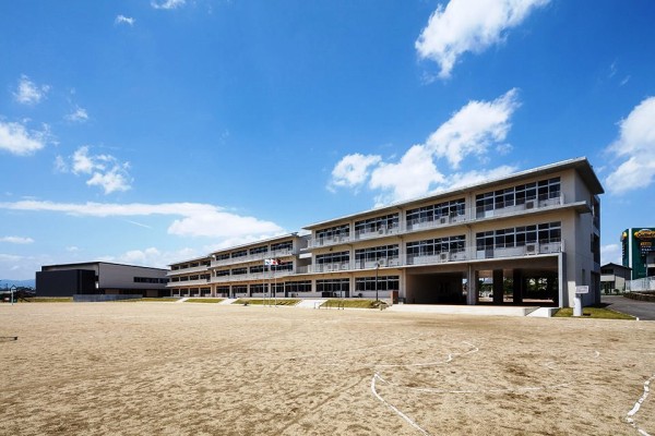 須賀川市立第一小学校 須賀川市大黒町100 電話0248-75-2851 須賀川市立第一小学校 須賀川市大黒町100 電話0248-75-2851