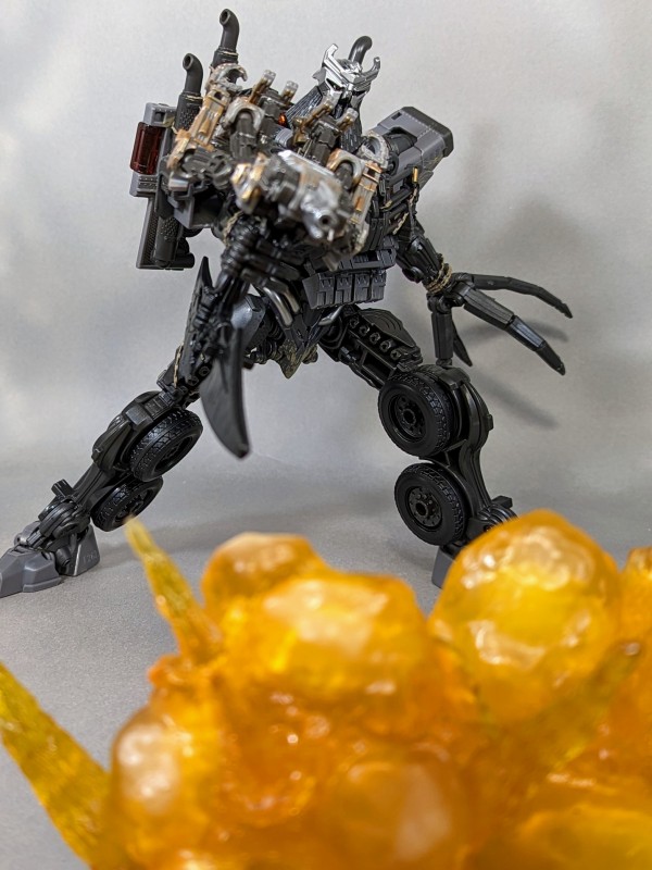 レビュー TF スタジオシリーズ スカージ(ROTB) : ふじの生態日記
