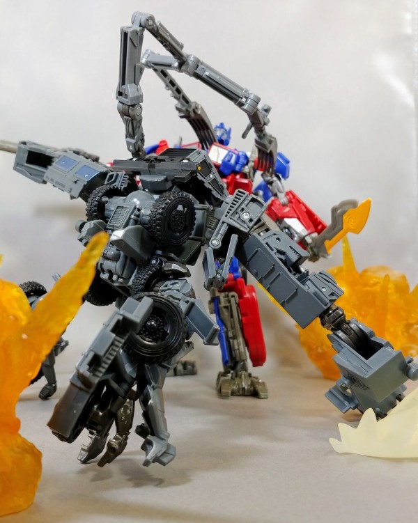 レビュー TF BUZZWORTHY BUMBLEBEE N.E.S.T. ボーンクラッシャー