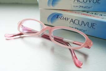 使い捨ての目 おしゃべりな楽屋口