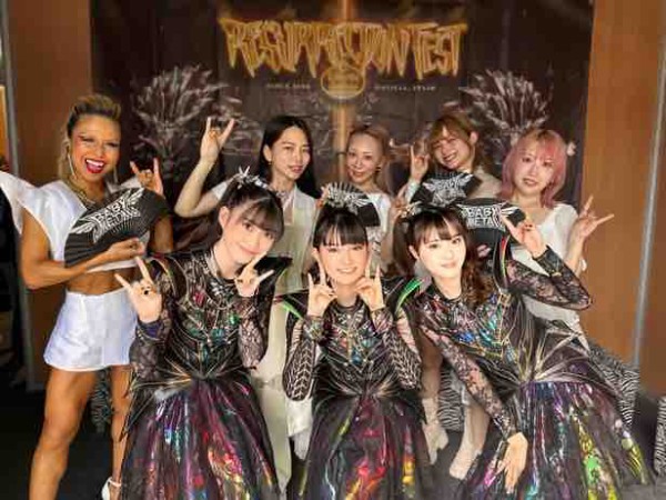 人気商品の入荷速報 入荷Now BABYMETAL 歴史的な瞬間の写真公開LOVEBITES : フジさんの ミュージシャン
