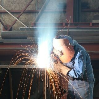 溶接マスクも無い タンク ホッパー製作 アルミ ステンレス 修理溶接をやってる鉄工所 久留米道の駅近く 藤澤鉄工