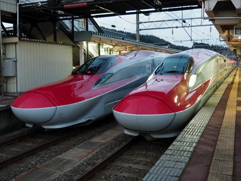 単線の在来線を走る秋田新幹線こまち ふらふら関西 単線の在来線を走る秋田新幹線こまち ふらふら関西