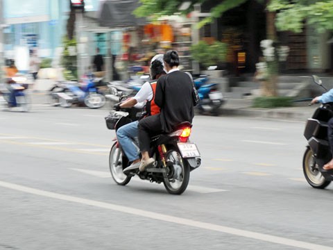 タイ バンコクのバイクタクシー : ふらふら関西