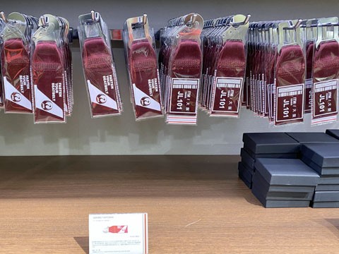JAL 日本航空 高島屋 ショットピーニングタグ - 航空機