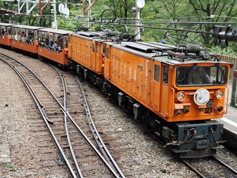 トロッコ列車 嵯峨野観光鉄道 – トロッコ列車