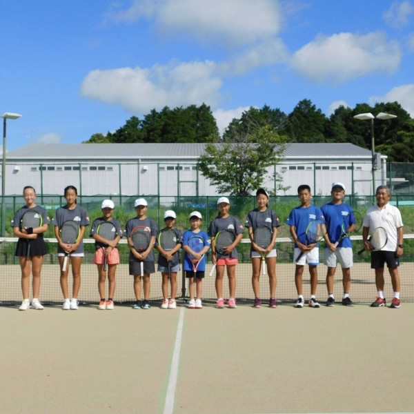 アサヒ緑健 久山テニス俱楽部 柳川高校を14連覇に導き 松岡修造さんなどを指導した田島幹夫さんが強化ジュニア校長 フクオカーノ 福岡の情報サイト