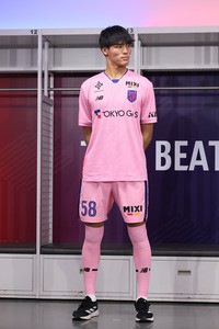 FC東京 野澤大志ブランドン オーセンティック ユニフォーム ピンク 2025 画像】FC東京の2025年新体制＆新ユニフォームが公開