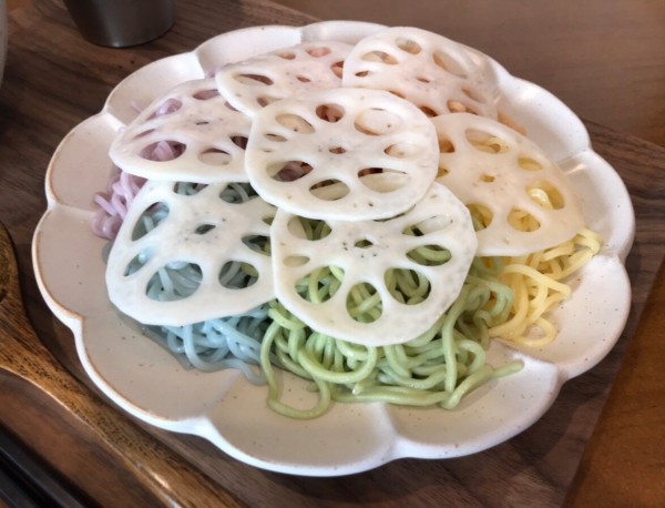 茨城県 土浦市 カフェと迷ってラーメン屋 色鮮やか過ぎるつけ麺 年新店４１ 大食いグルメなランチ