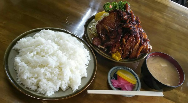 栃木県 鹿沼市 味の店 さつき デカ盛りな豚ロース スタミナ焼き定食 大食いグルメなランチ