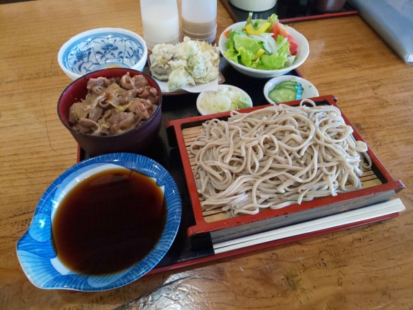 茨城県 東茨城郡茨城町 そば処 しなの いばらきを食べようランチ 常陸秋そばと常陸牛の牛丼セット 大食いグルメなランチ