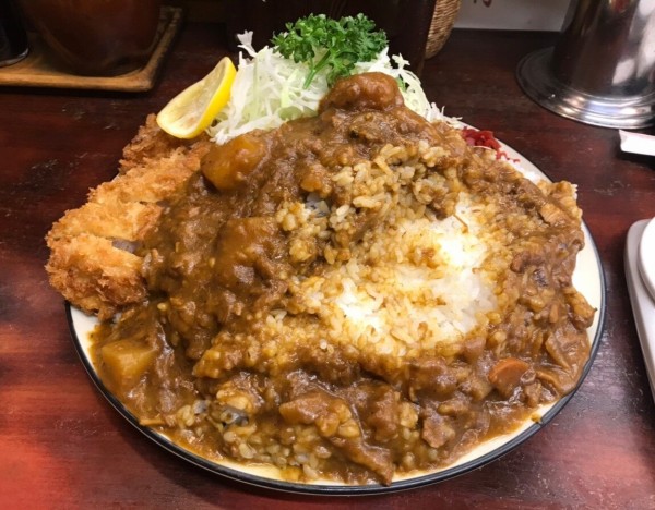 神奈川県 相模原市 とんかつ赤城 とんかつ屋さんのデカ盛りカツカレー 大食いグルメなランチ