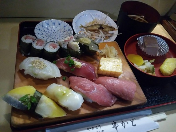 栃木県 宇都宮市 上にぎり寿司定食が600円という破格のランチです 大食いグルメなランチ