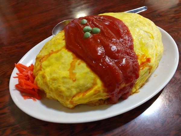 千葉県 松戸市 末広 松戸駅近くの老舗中華屋さんのオムライス大盛りと半餃子 大食いグルメなランチ