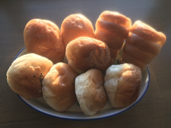 茨城県 常総市 荒井パン店 午前中に売り切れる 行列のできるあんパン屋さん 大食いグルメなランチ
