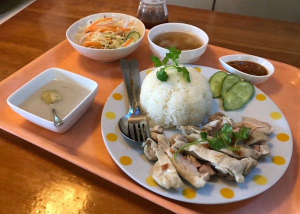 茨城県 土浦市 タイ料理マ二ー ร านอาหารไทยมณ カオマンガイのセット 年新店４４ 大食いグルメなランチ