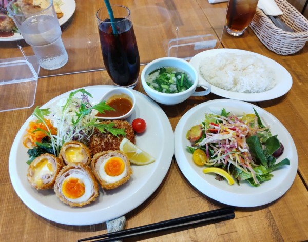 栃木県 宇都宮市 Ohya Fun Table 大谷ファンテーブル おかずオールスターズ的なランチセット 大食いグルメなランチ