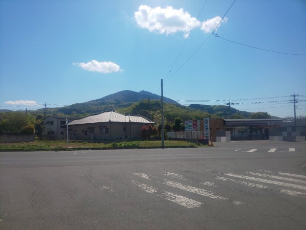 茨城県 桜川市 味春屋煎餅 筑波山の麓で 生地が天日干しの無添加炭火手焼き煎餅 大食いグルメなランチ