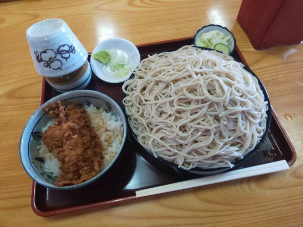 茨城県 土浦市 やぶ金 住宅街に在る人気のお蕎麦屋さん 大食いグルメなランチ