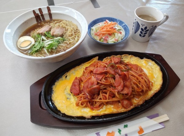 栃木県 真岡市 キッチンしりゅう 40年作りつづけた鉄板ナポリタンと380円の中華そばの2個食い 大食いグルメなランチ