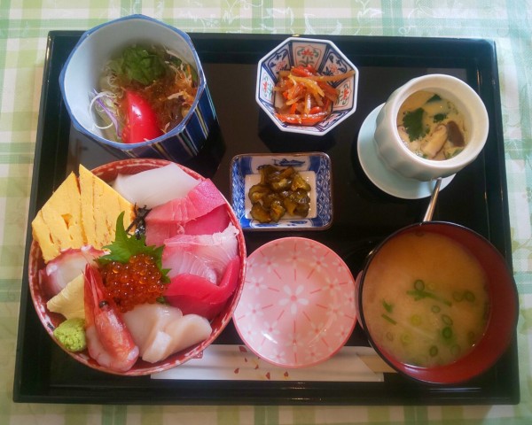 栃木県 宇都宮市 居酒屋 言栄 海鮮丼980円と とんかつ780円というお得なランチ 大食いグルメなランチ 栃木県 宇都宮市 居酒屋 言栄 海鮮丼980円と とんかつ780円というお得なランチ 大食いグルメなランチ