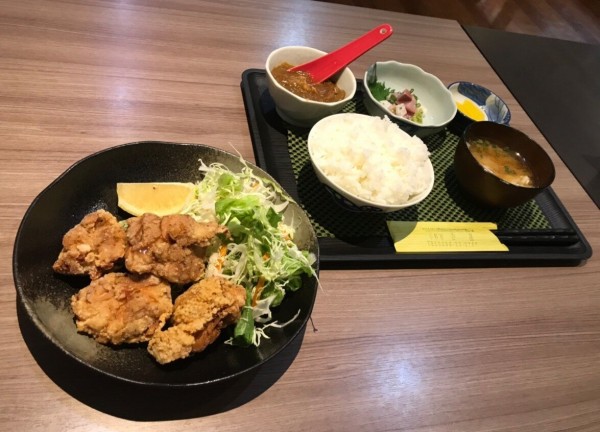 茨城県 石岡市 呑喜 呑㐂 居酒屋さんの色々付いた唐揚げランチ 大食いグルメなランチ