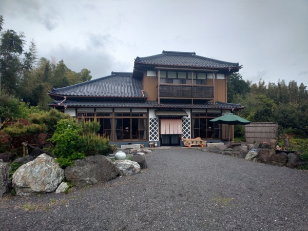 茨城県 稲敷郡美浦村 そば処 半十郎 お蕎麦と天ぷらとお刺身とご飯と小鉢とセルフのお新香まで付いてジャスト1000円御膳 大食いグルメなランチ