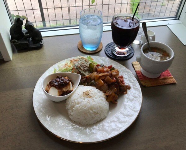 茨城県 牛久市 Cafe De Fran 牛久駅東口からほど近くのカフェでお得なボリューミーワンプレートランチ 大食いグルメなランチ