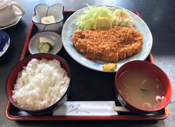 栃木県 下野市 高砂食堂 お笑い芸人 シモツケ 永井塁さんのご実家とんかつ屋さんで わらじチキンカツ 大食いグルメなランチ