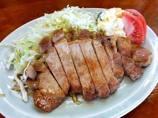 茨城県 桜川市 いさみ食堂 絶品のもつ煮込みと 豚ロース焼定食 大食いグルメなランチ