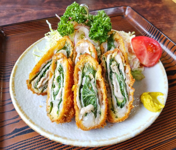 茨城県 つくば市 お食事処 いいだ ふんわりと紫蘇の香る紫蘇カツです 大食いグルメなランチ