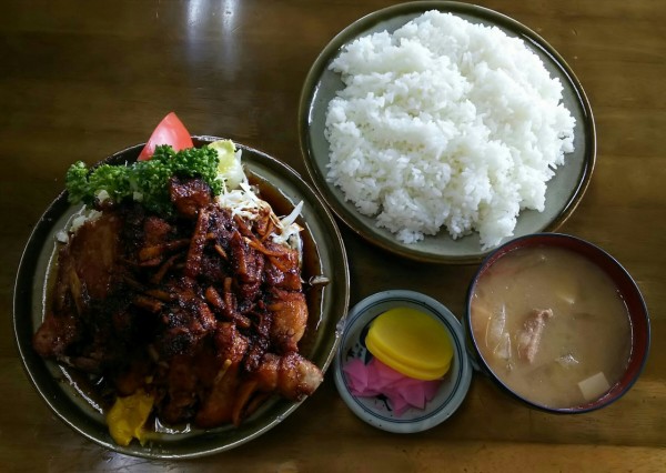 栃木県 鹿沼市 味の店 さつき デカ盛りな豚ロース スタミナ焼き定食 大食いグルメなランチ