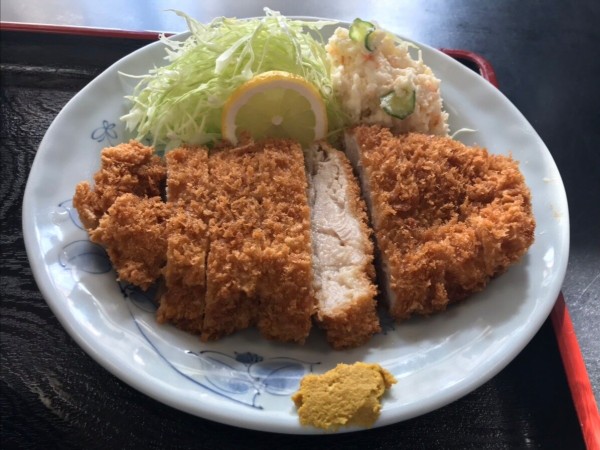 栃木県 下野市 高砂食堂 お笑い芸人 シモツケ 永井塁さんのご実家とんかつ屋さんで わらじチキンカツ 大食いグルメなランチ