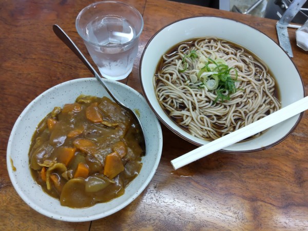 茨城県 土浦市 立ち食いそば うどん 大形屋 土浦駅近くの49年の歴史を持つ立ち食い蕎麦屋さん 大食いグルメなランチ