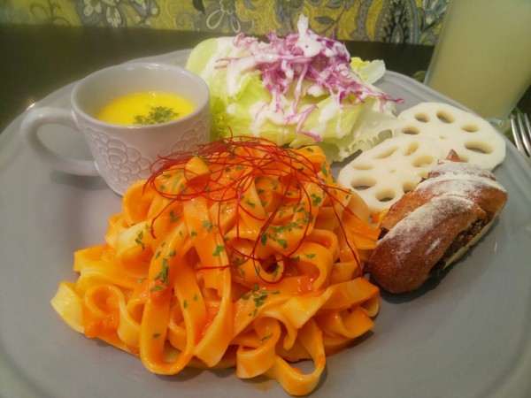 茨城県 龍ヶ崎市 Cafe Kazz Kitchen パン屋さんのカフェ でパスタ ワンプレートランチ 大食いグルメなランチ 茨城県 龍ヶ崎市 Cafe Kazz Kitchen パン屋さんのカフェ でパスタ ワンプレートランチ 大食いグルメなランチ
