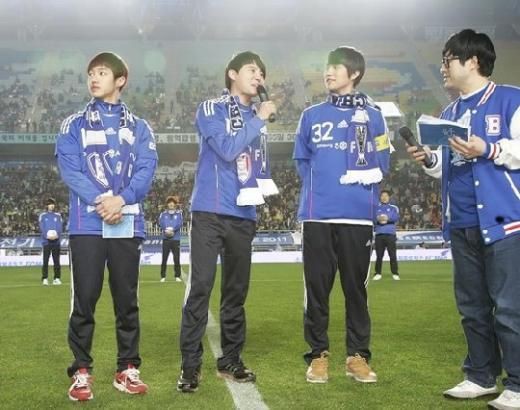 ジュンス リダ 女子サッカーチームと 大好き 東方神起