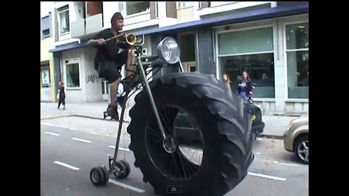 デカいバイクかと思ったら モンスター自転車だった 面白動画 Funnymovie