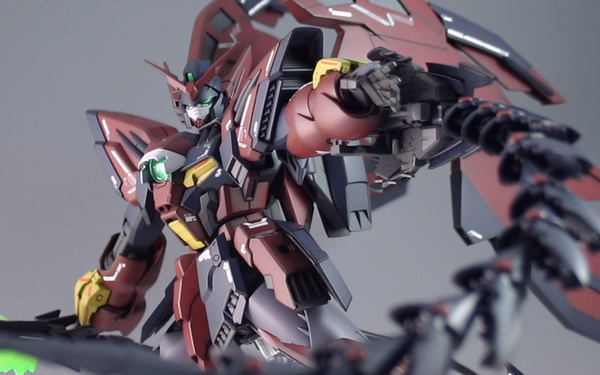 ガンプラ完成品 MGガンダムエピオン たくましい