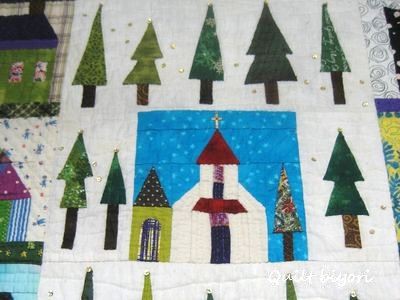 パッチワークタペストリー「森の教会」