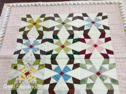 生徒さんのセブンパッチのタペストリー二つ&しっぽの収納♪ : 猫日和 