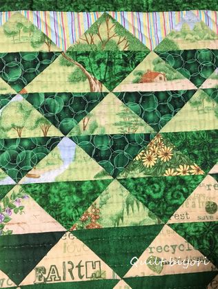 グリーンの三角つなぎタペストリー完成＆どうしても参加したい : 猫日  