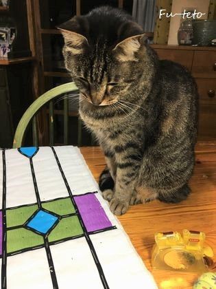 ハンドメイド ステンドグラスキルトタペストリー　猫とコスモス ハンドメイド ステンドグラスキルトタペストリー 猫とコスモス