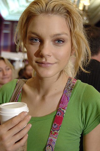 モデル Jessica Stam Bonjour