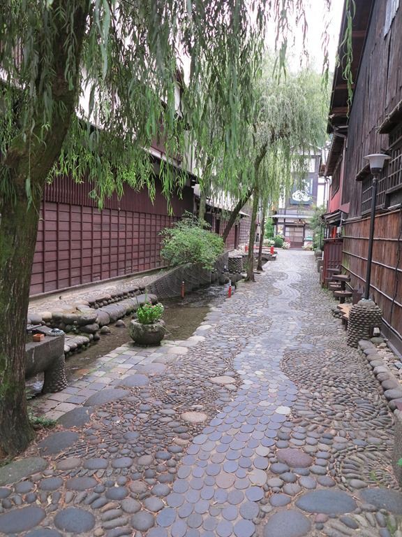 郡上八幡ー９ やなか水のこみち 花咲かすおじさん