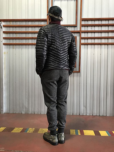 MONTANE スターライトプルオン ノーカラーダウンジャケット Black 