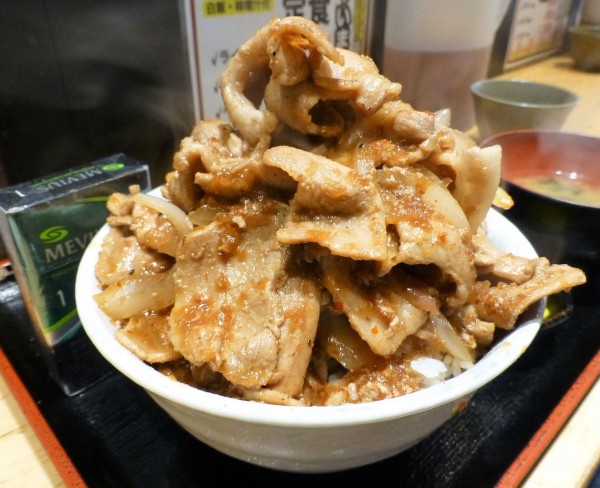 三宮の 脂屋 肉八 で デカ盛りソースかつ丼 Gakudaiの週末はデカ盛り