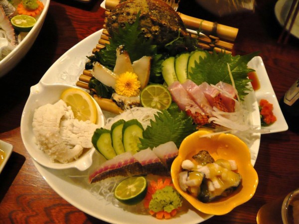 活魚水産 徳島の夜は ガイドブックがお勧めの海鮮居酒屋へ Gakudaiの週末はデカ盛り