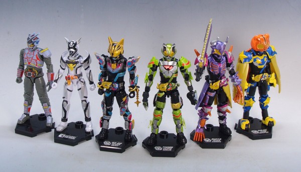 装動 仮面ライダーギーツ ID 4 Feat.装動 仮面ライダーリバイス