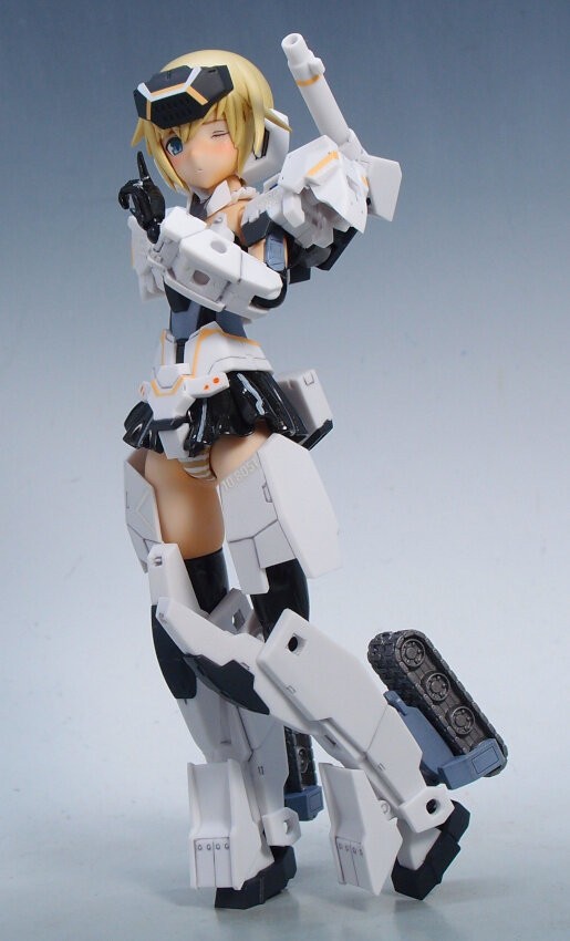 フレームアームズ・ガール 轟雷改［白］Ver.2 : G-01格納庫2（仮）