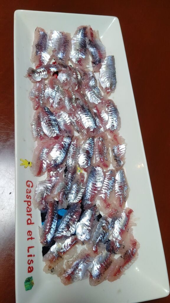 豆アジの刺身 メジナ30ｃｍオーバー 子連れメジナ師